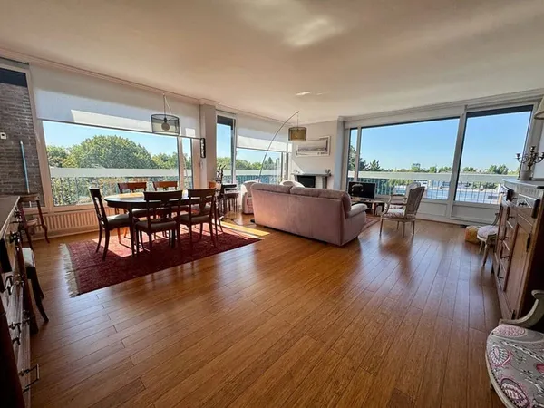 Appartement 5 pièces 159 m²
