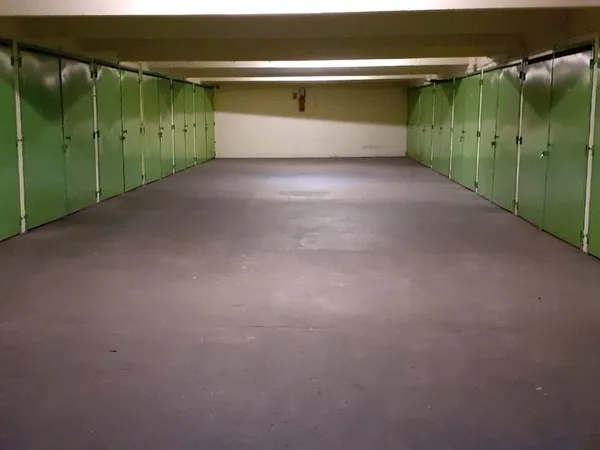 Box fermé pour voiture et ou moto