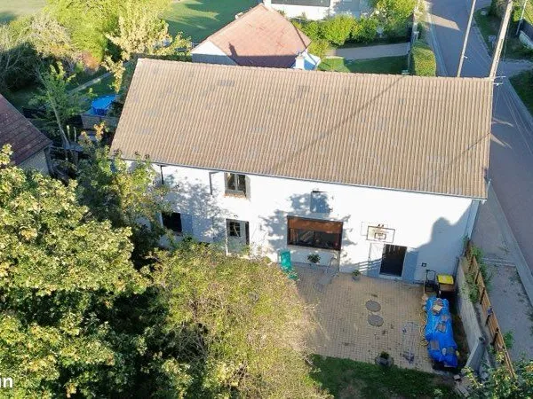 Maison en pierre de 130 m² à Germigny-sur-Loire - Jardin, 4 chambres et double garage