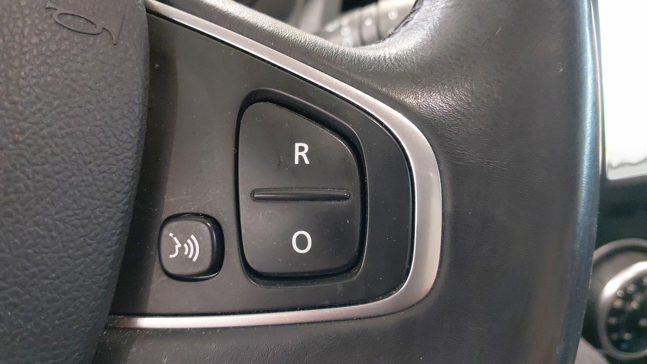 Renault Captur TCe 130 FAP — photo 17