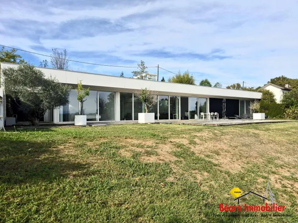 Maison 6 pièces 250 m²