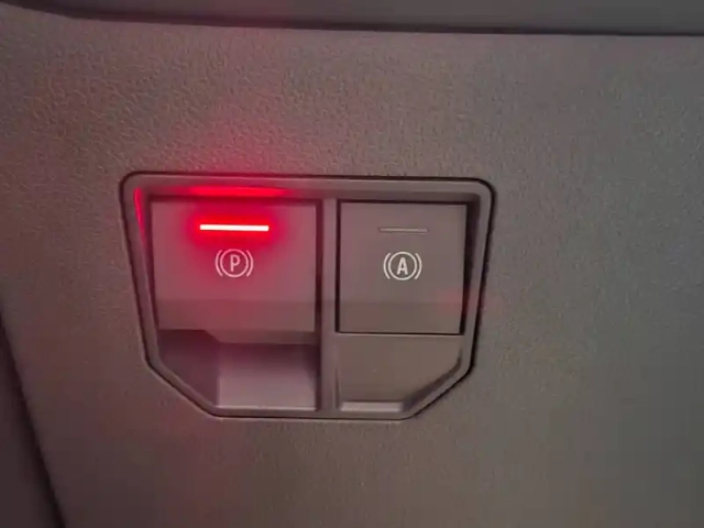 Renault Megane e-tech ev60 130ch super charge — photo 38