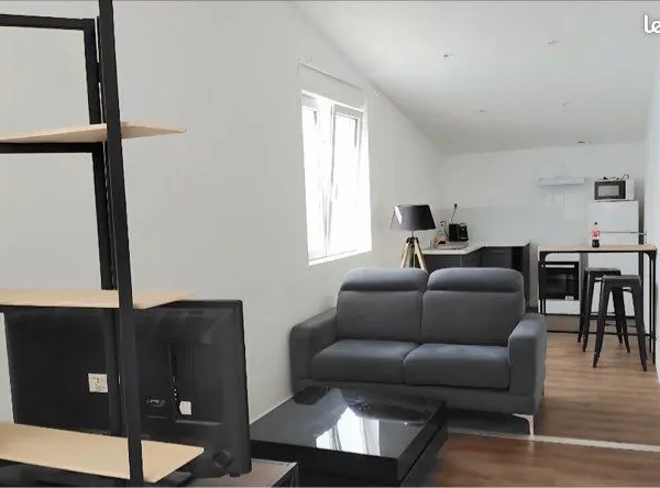 T2 40m2 meublé . Rue bergson / la terrasse / parking