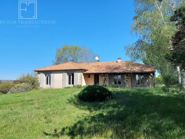 Maison avec sous-sol et piscine