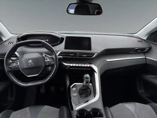 Peugeot 3008 1.2 puretech 130ch s&amp;s allure — photo 11