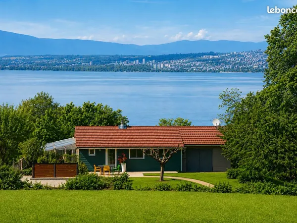 MAXILLY-SUR-LÉMAN - Propriété rurale avec vue lac et terrain constructible de 1057 m²