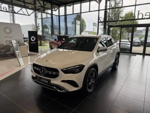 Mercedes Gla 180 d 8g-dct