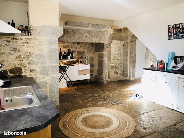 LOCATION F2 81m2 - CENTRE VILLAGE ORCHAMPS VENNES