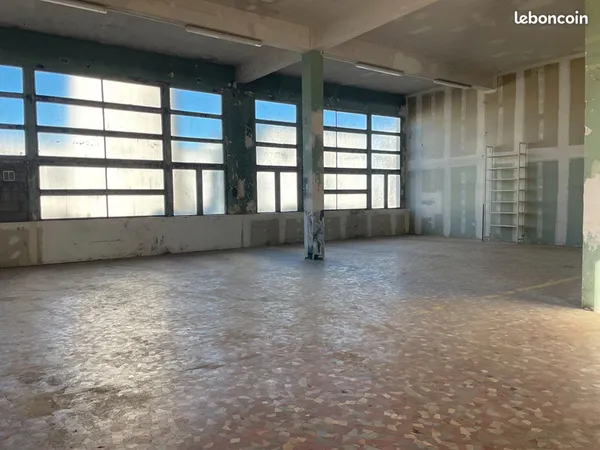 Entrepôt 170 m² DEOLS