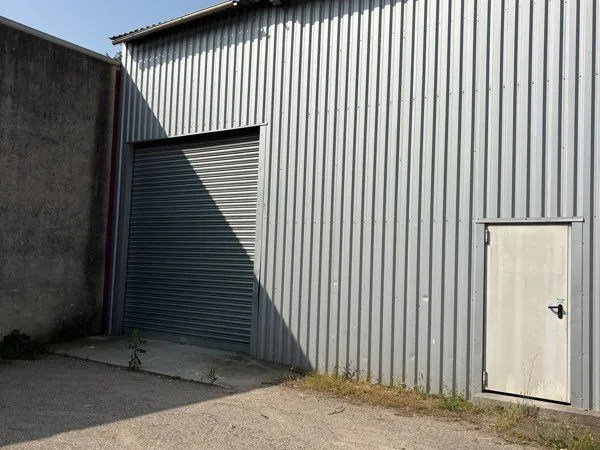 Loue hangar