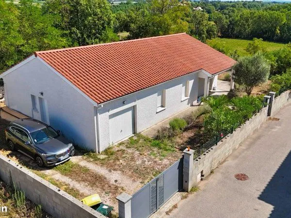 Maison de plain-pied 107 m² - Terrain 600 m² - Garage - Chanas
