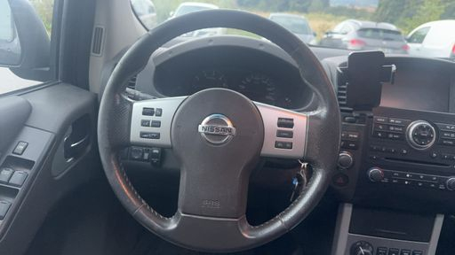Nissan Navara 2.5 dCi 190 4WD - Double Cabine Xe – 2015 – 124880 km – Diesel – Boîte Manuelle — photo 26