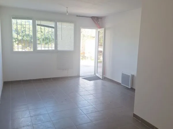 Local pro / commercial - Roaix (84110)