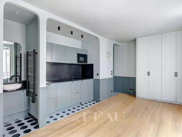 Paris 7e - Gros Caillou - Pied à terre