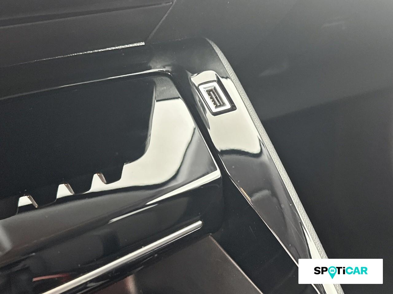 Peugeot 208 1.2 puretech 100ch s&s allure 118g — photo 17