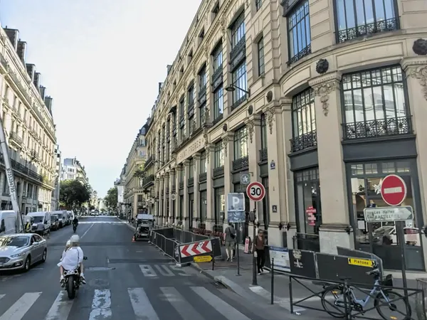 Boutique 2 pièces 102 m²