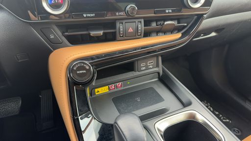 Lexus NX 450h+ 2.5 VVT-i 309 Plug in Hybrid CVT - Executive – 2022 – 73653 km – Hybride rechargeable – Boîte Automatique — photo 15