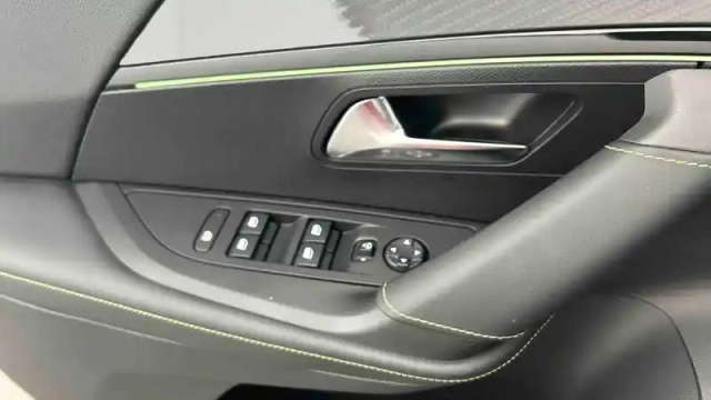 Peugeot 2008 puretech 130 s&amp;s bvm6 — photo 34