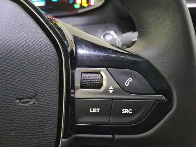 Peugeot 208 electrique 50 kwh 136ch — photo 28