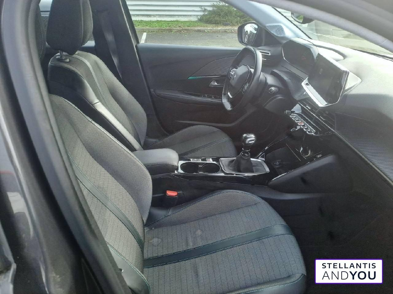 Peugeot 208 puretech 100 s&s bvm6 allure — photo 8
