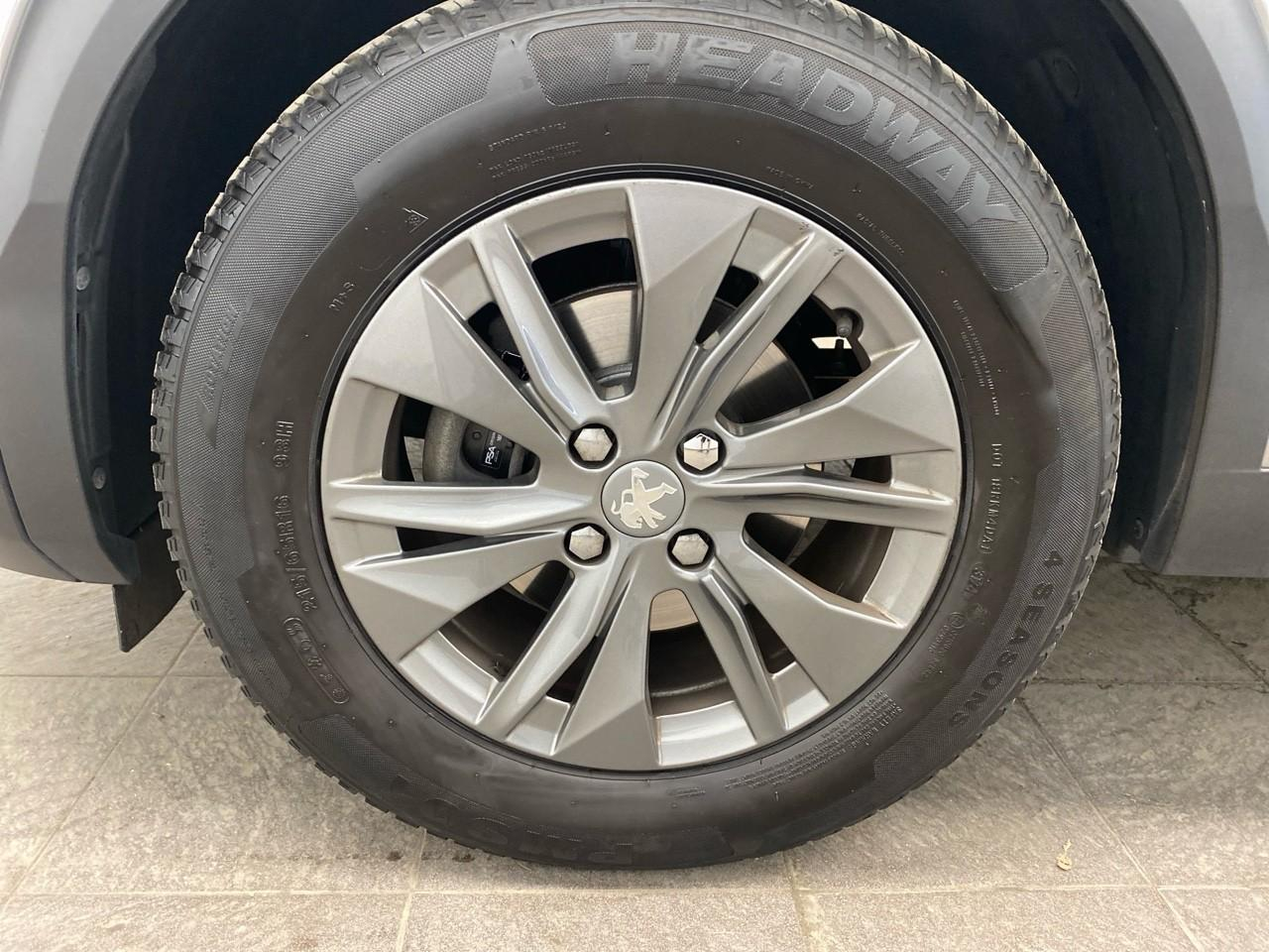 Peugeot 2008 puretech 130 s&s eat8 style — photo 11