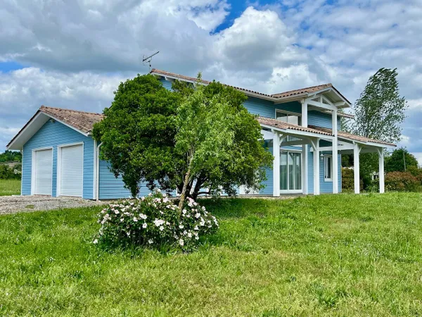 ALLEMANS DU DROPT superbe maison en bois, passive, grand terrain