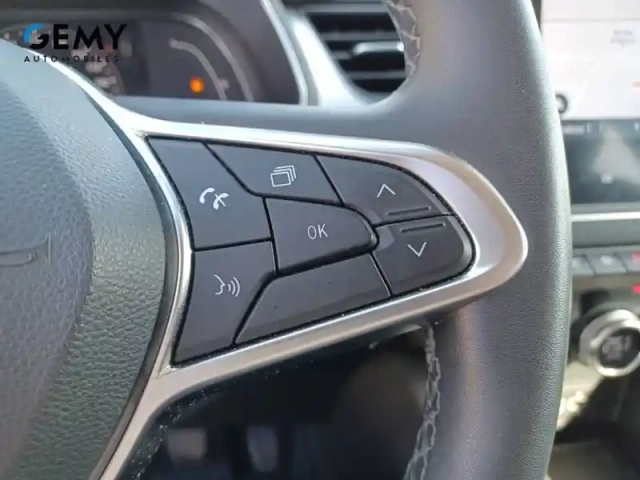 Renault Captur tce 140 - 21 — photo 36