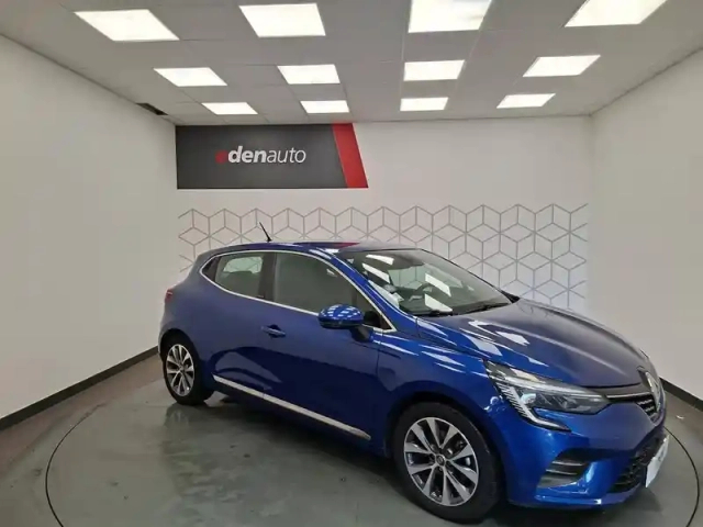 Renault Clio e-tech 140 - 21 — photo 8