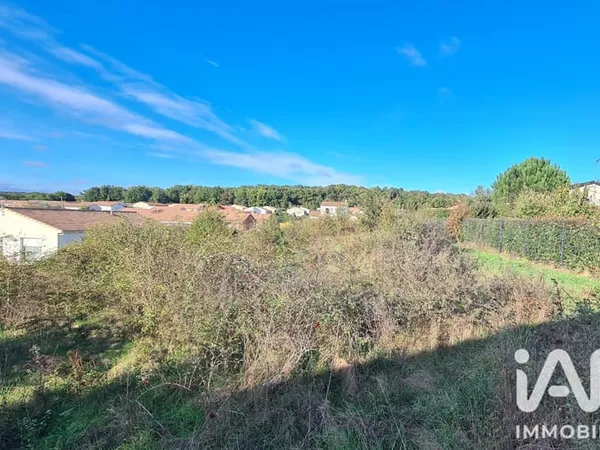 Terrain 719 m²