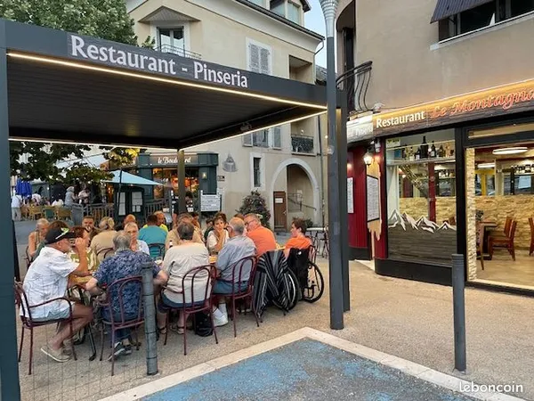 Restaurant pizzeria