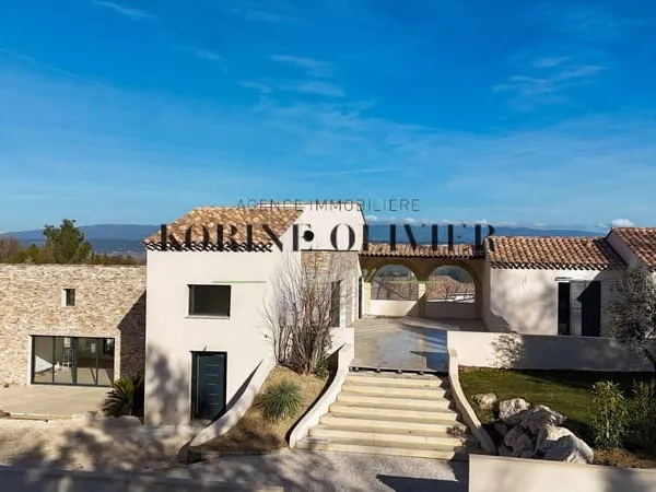 Maison de plain-pied 12 pièces 300 m²
