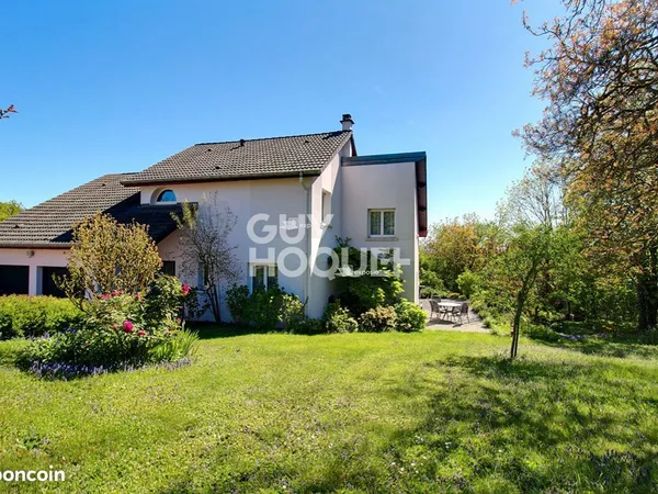 Propriété 6 pièces 146 m²