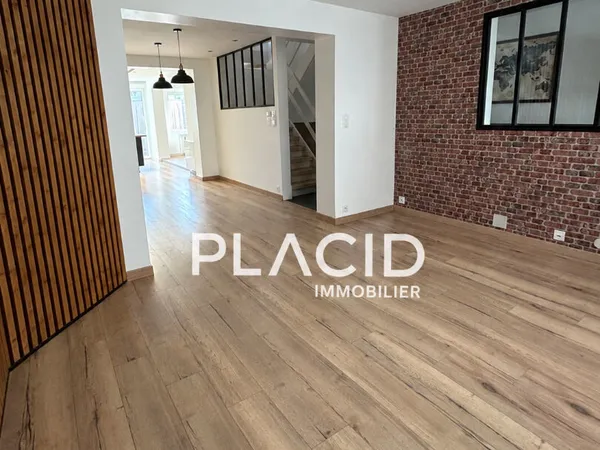 A CALAIS - MAISON RENOVEE 2 CHAMBRES + CAVE + JARDIN