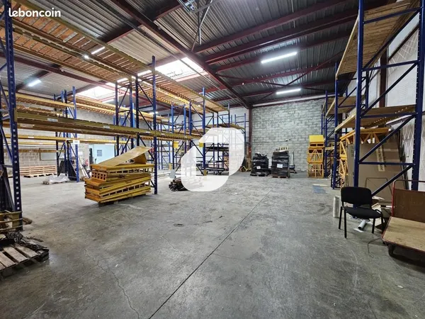 Local d'activité 627 m²