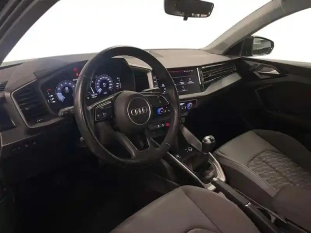 Audi A1 25 tfsi 95 ch bvm5 advanced — photo 9