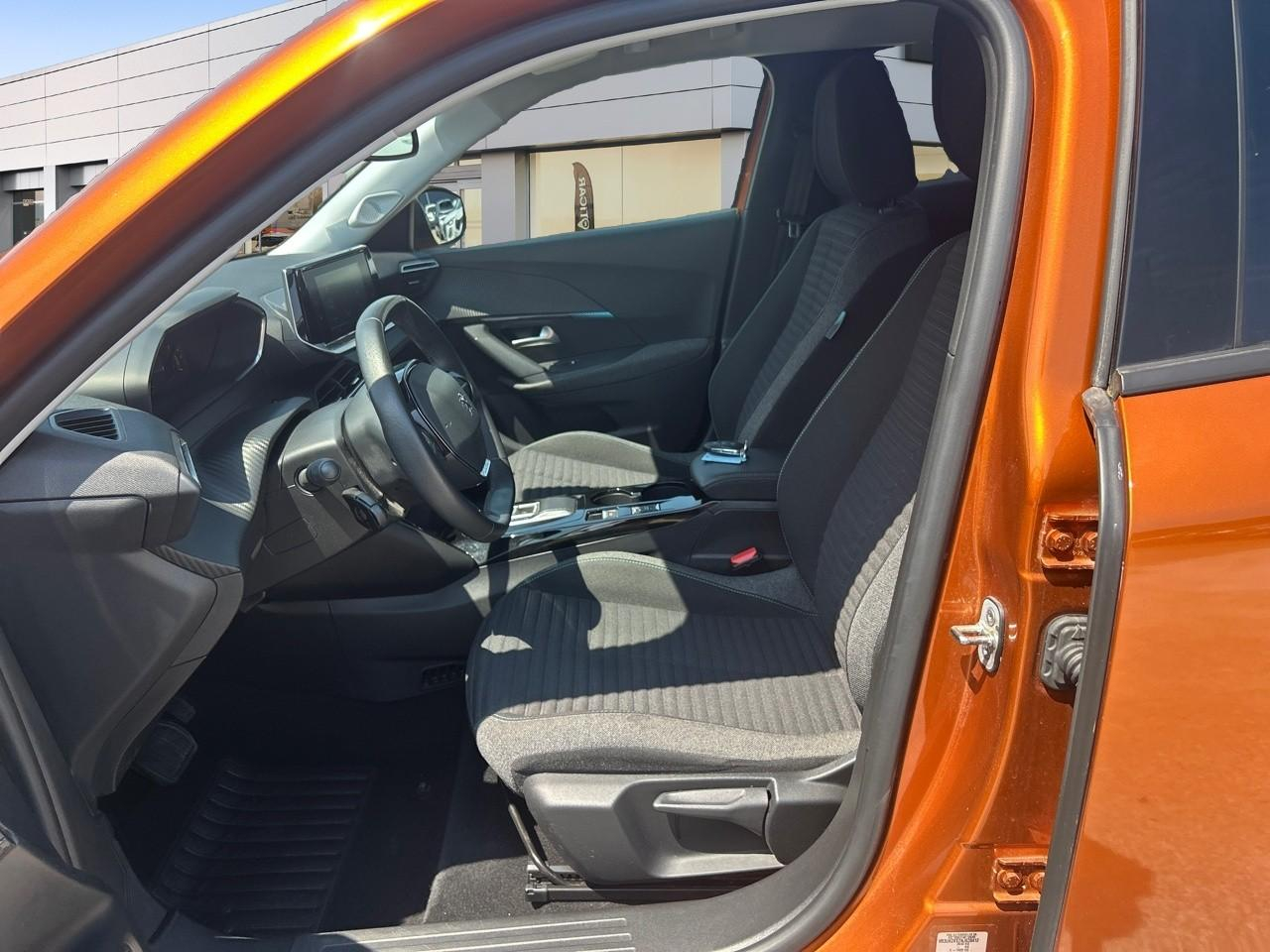 Peugeot 2008 e-2008 136ch style — photo 9