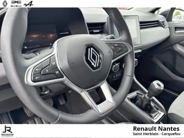 Renault Clio 1.0 tce 90ch evolution — photo 11
