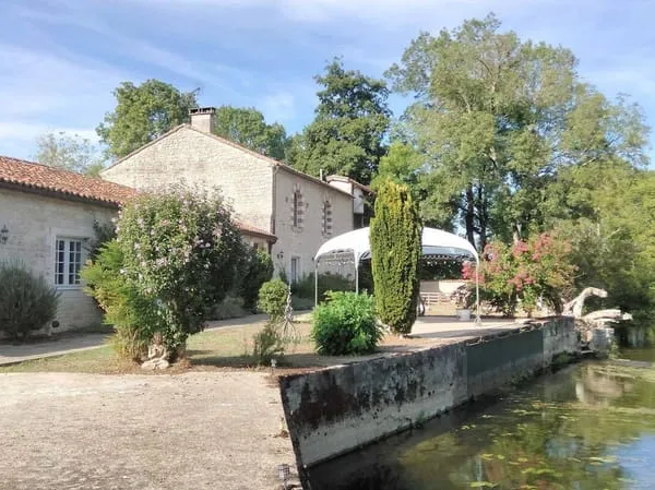 Maison 9 pièces 336 m²
