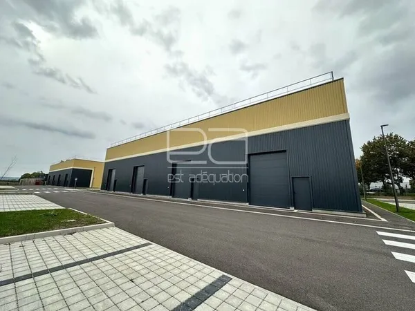 Local d'activité 2800 m²