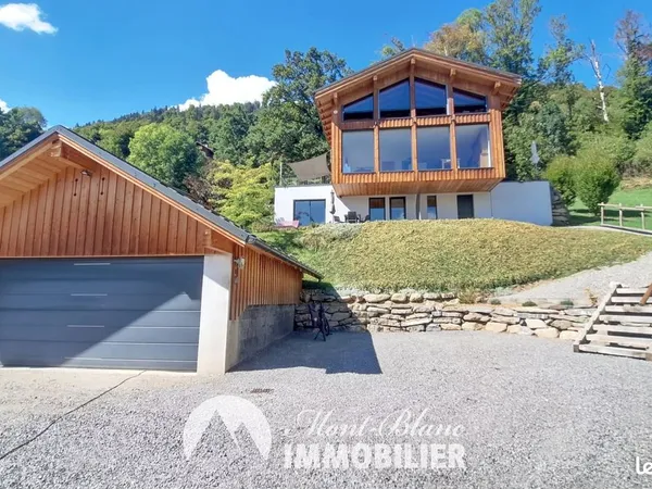 Chalet 7 pièces 205 m²