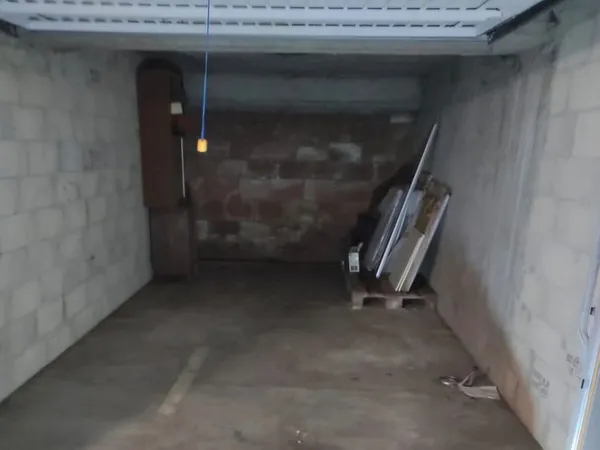 Loue garage boxé Porte des Lilas