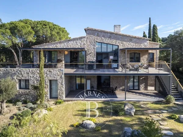Villa 340 m²