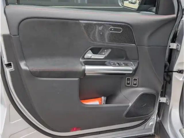 Mercedes Gla 250 e hybrid — photo 16