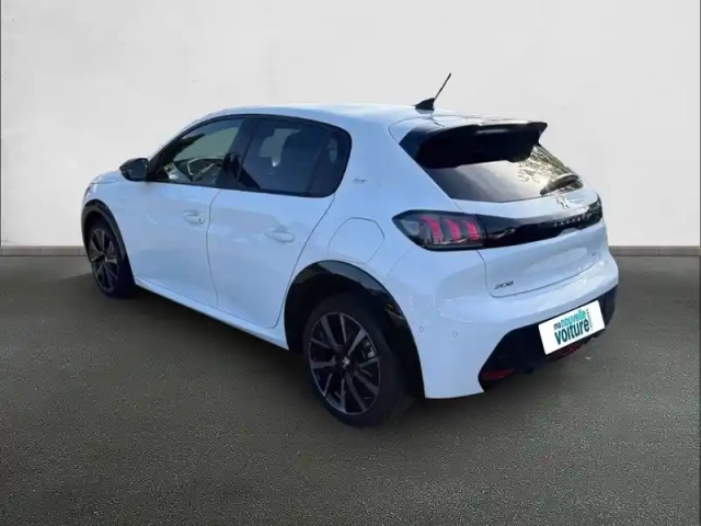 Peugeot 208 puretech 100 s&amp;s eat8 — photo 7