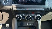 Renault Captur 1.3 TCe mild hybrid 140ch RS Line — photo 26