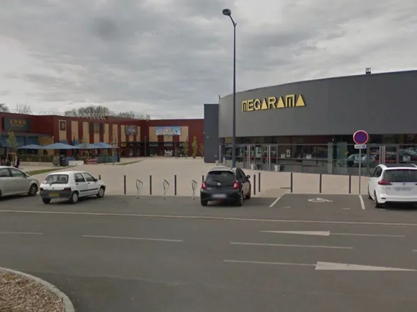 LOCAL COMMERCIAL 960 m² - EMPLACEMENT PREMIUM À CHAMBLY (60)