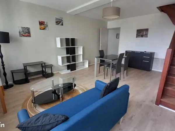 Grand T2 duplex meublé de 57 m², entièrement rénové - Quartier Saint-Anne