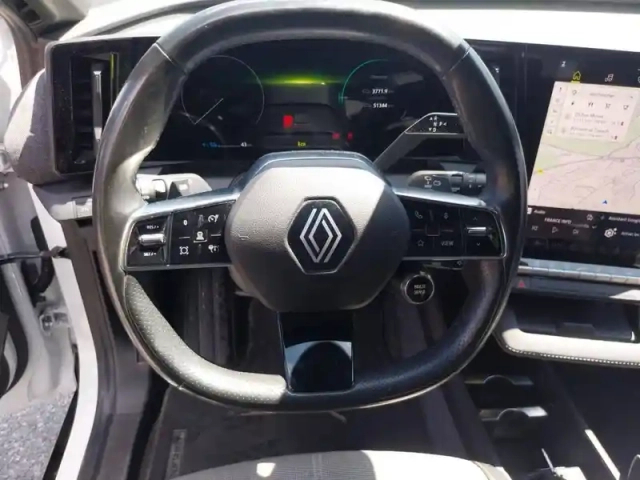 Renault Megane e-tech ev60 220 ch super charge — photo 12