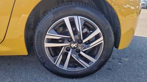 Peugeot 208 1.2 PureTech 130 EAT8 - Allure Pack – 2022 – 43767 km – Essence – Boîte Automatique — photo 7