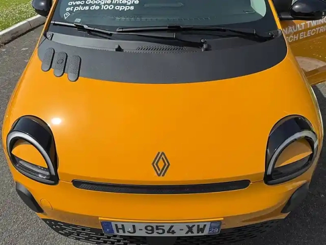 Renault Twingo e-tech electrique 80 ch autonomie urbaine — photo 24